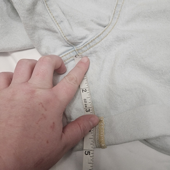 Torrid Light Wash Plus Size Jean Shorts! - Picture 6 of 6